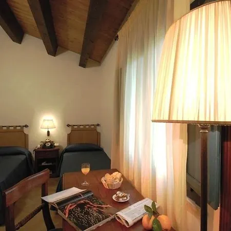 Relais Angimbe فندق