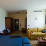 Relais Angimbe 4* קלטפימי