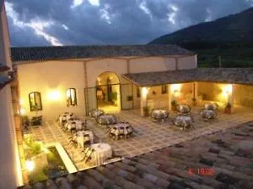 Relais Angimbe Hotel 4*